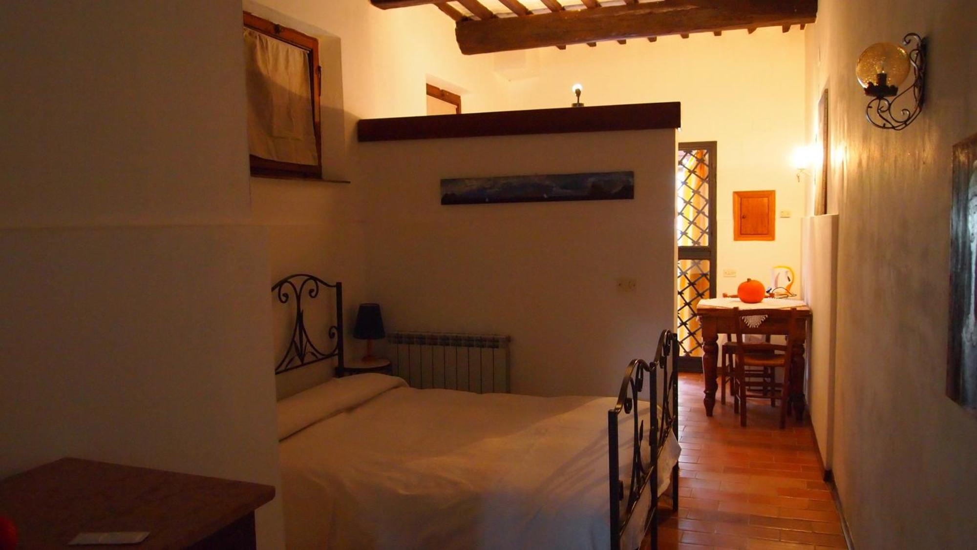 Agriturismo La Terra Valiano Pokoj fotografie
